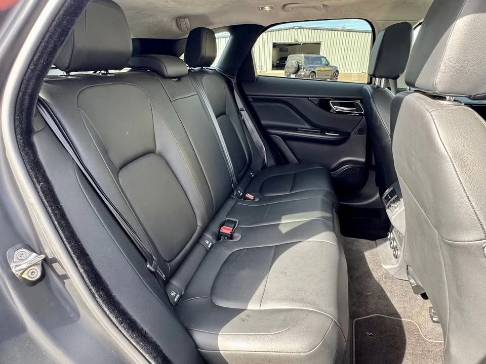2020 Jaguar F-Pace - Image 10 of 20