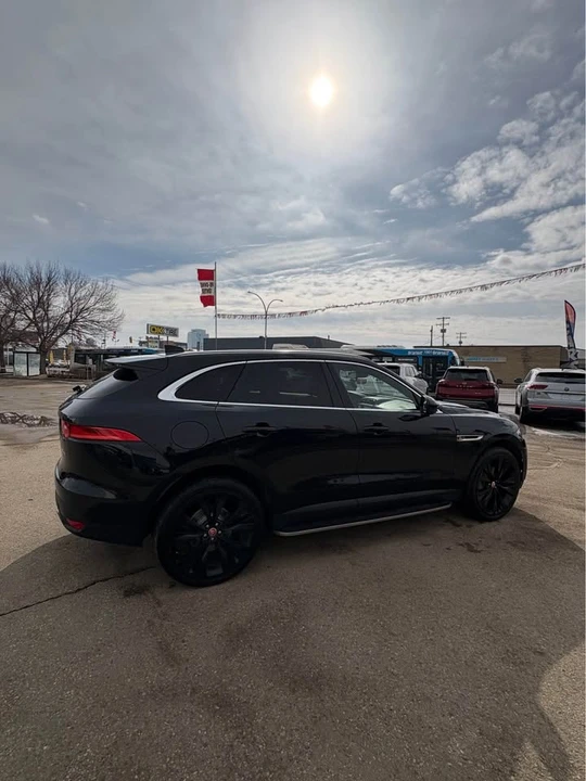 2020 Jaguar F-Pace - Image 16 of 18