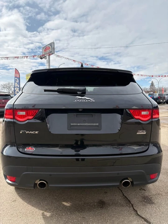 2020 Jaguar F-Pace - Image 8 of 18