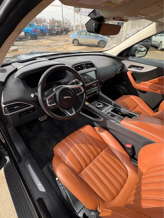 2020 Jaguar F-Pace - Image 5 of 18