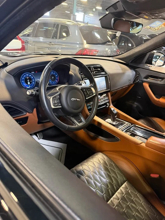 2020 Jaguar F-Pace - Image 4 of 9