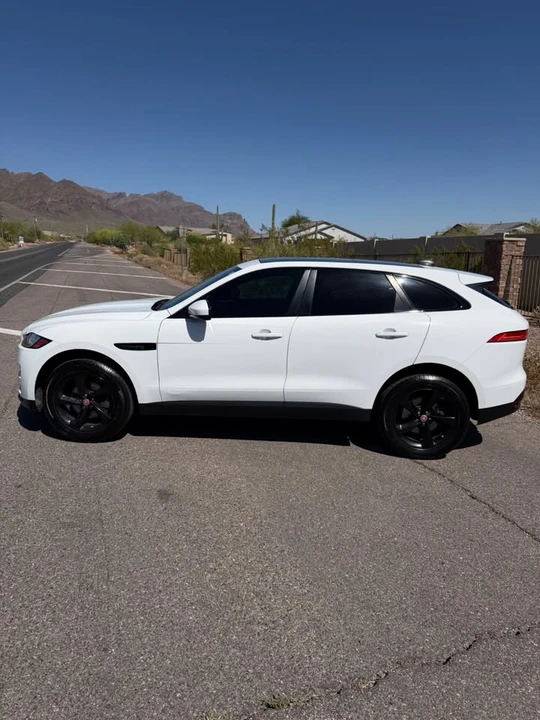 2020 Jaguar F-Pace - Image 4 of 20
