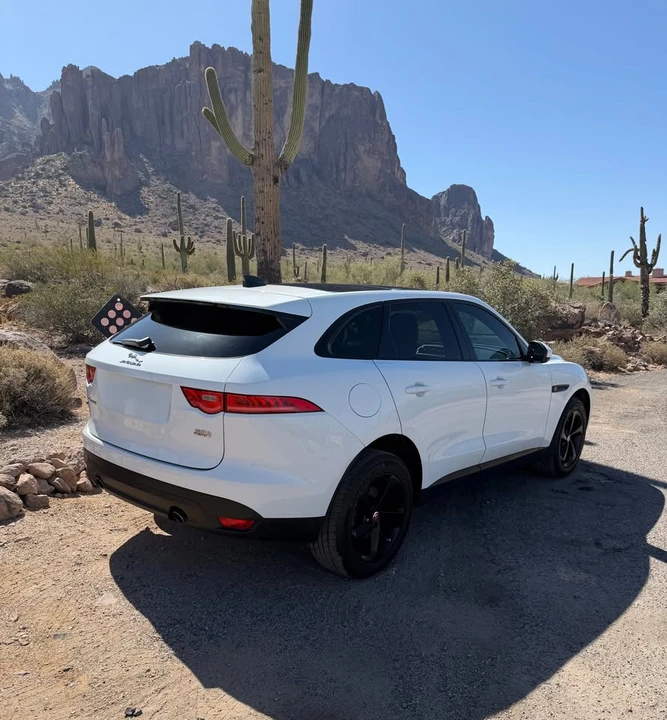 2020 Jaguar F-Pace - Image 3 of 20