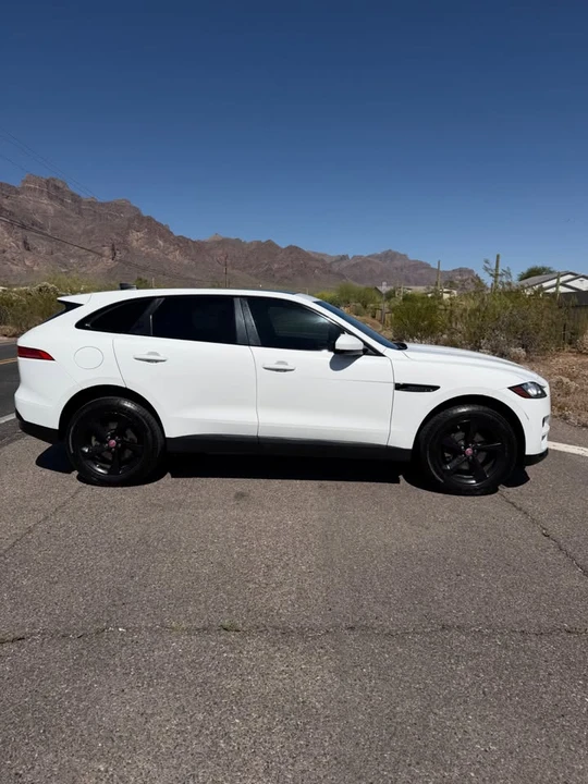 2020 Jaguar F-Pace - Image 5 of 20