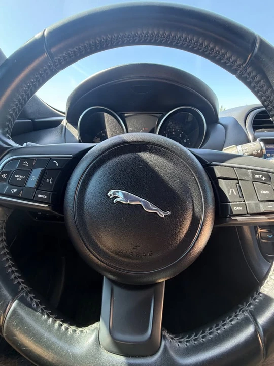 2020 Jaguar F-Pace - Image 17 of 20