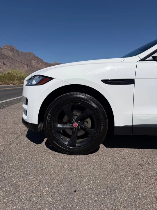 2020 Jaguar F-Pace - Image 15 of 20