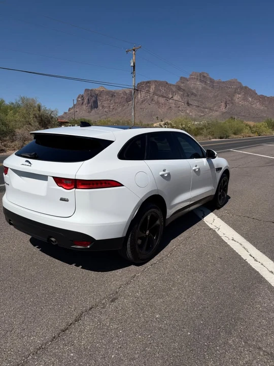 2020 Jaguar F-Pace - Image 8 of 20