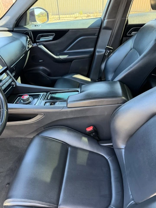 2020 Jaguar F-Pace - Image 14 of 20