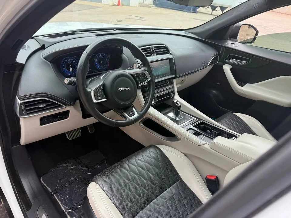 2020 Jaguar F-Pace - Image 12 of 17
