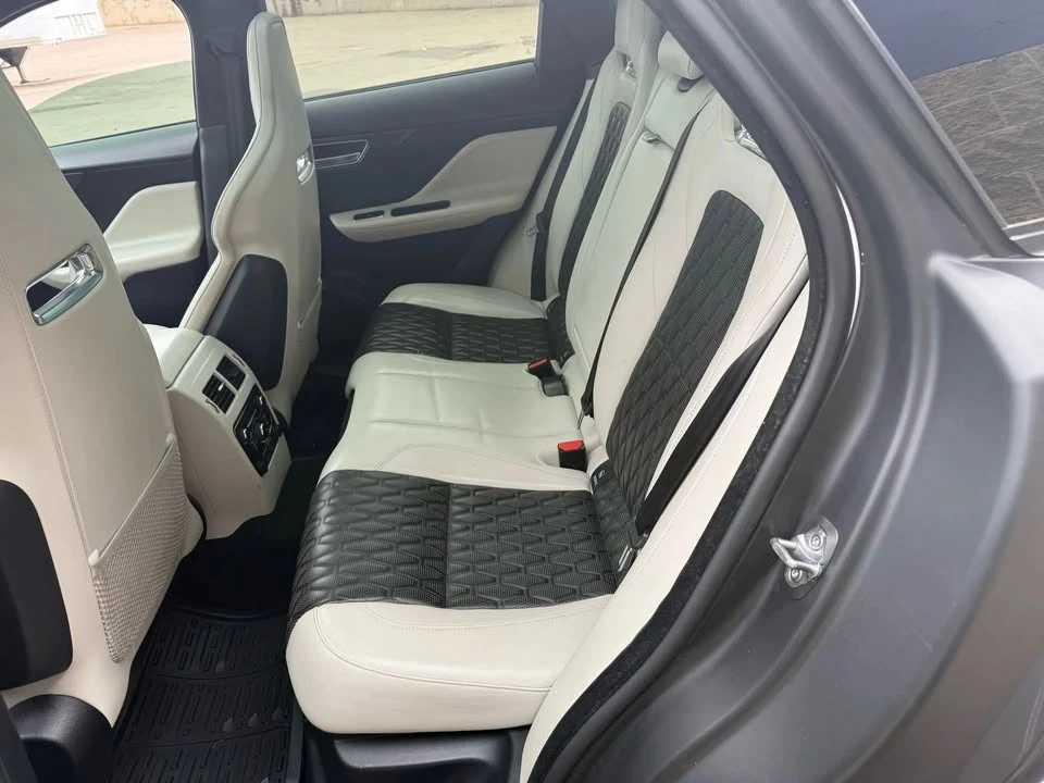 2020 Jaguar F-Pace - Image 15 of 17
