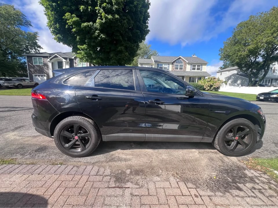 2020 Jaguar F-Pace - Image 2 of 11