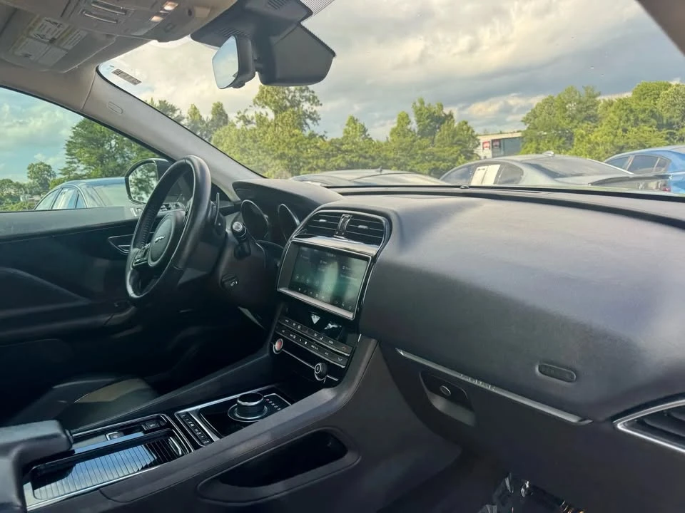 2020 Jaguar F-Pace - Image 12 of 20