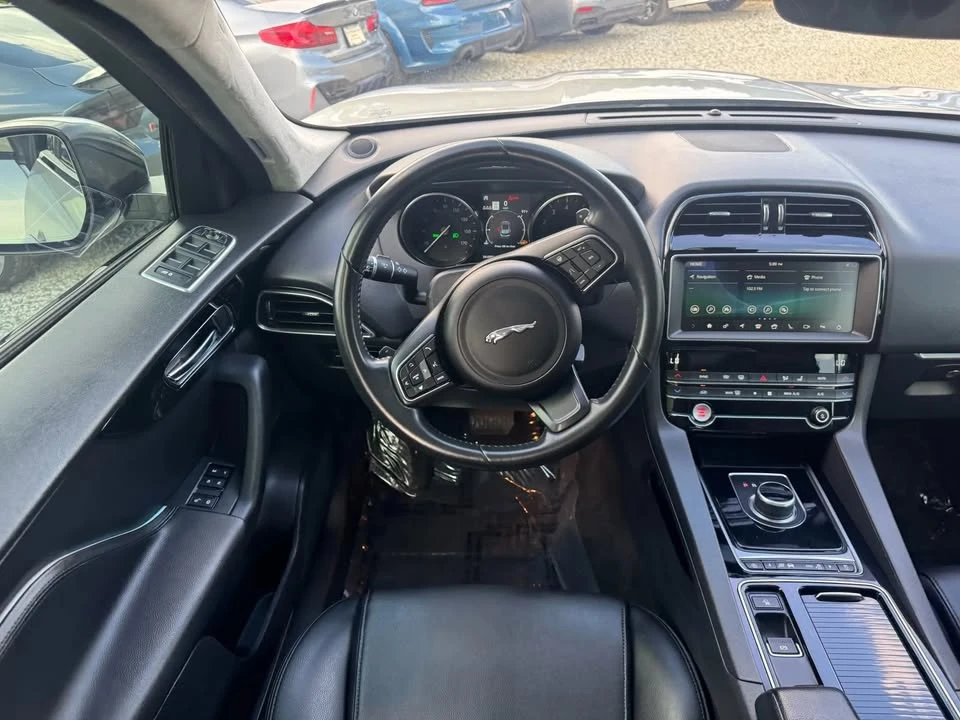 2020 Jaguar F-Pace - Image 18 of 20