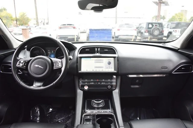 2020 Jaguar F-Pace - Image 10 of 20