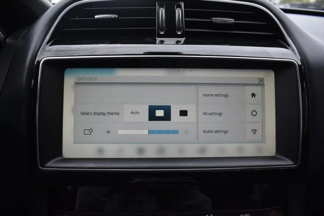 2020 Jaguar F-Pace - Image 16 of 20