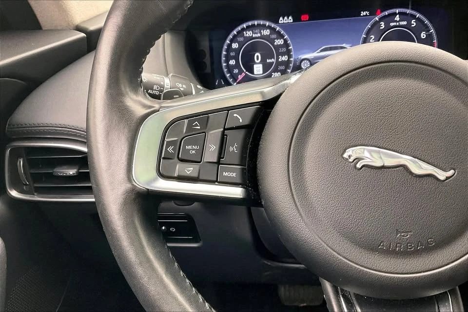 2020 Jaguar F-Pace - Image 15 of 20