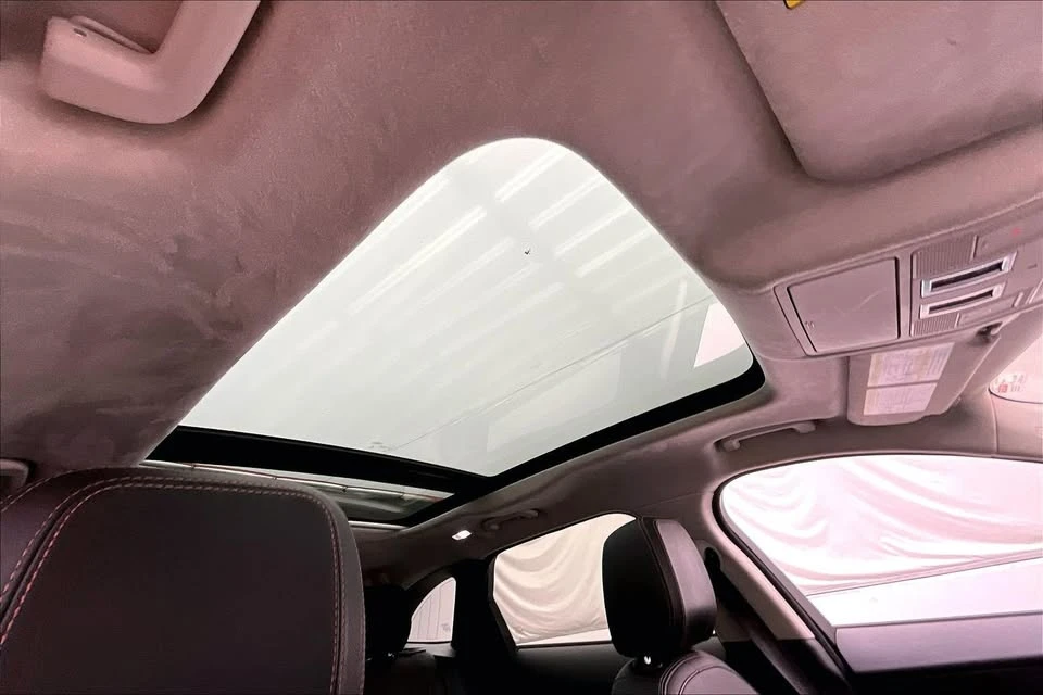 2020 Jaguar F-Pace - Image 9 of 20