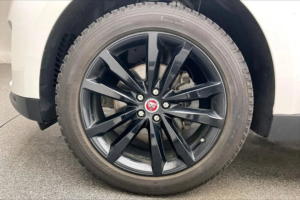 2020 Jaguar F-Pace - Image 14 of 20