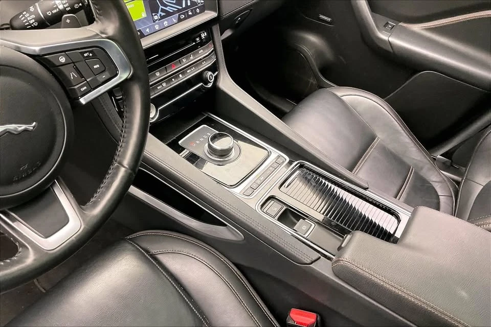 2020 Jaguar F-Pace - Image 12 of 20