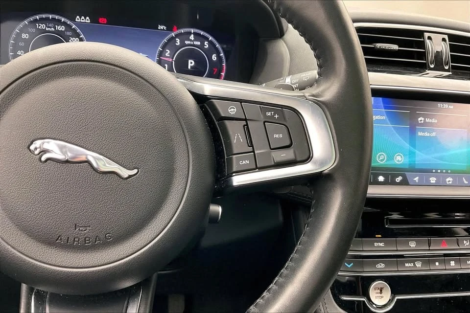 2020 Jaguar F-Pace - Image 16 of 20