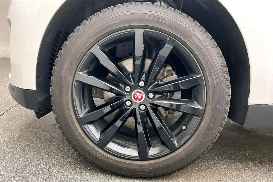 2020 Jaguar F-Pace - Image 14 of 20