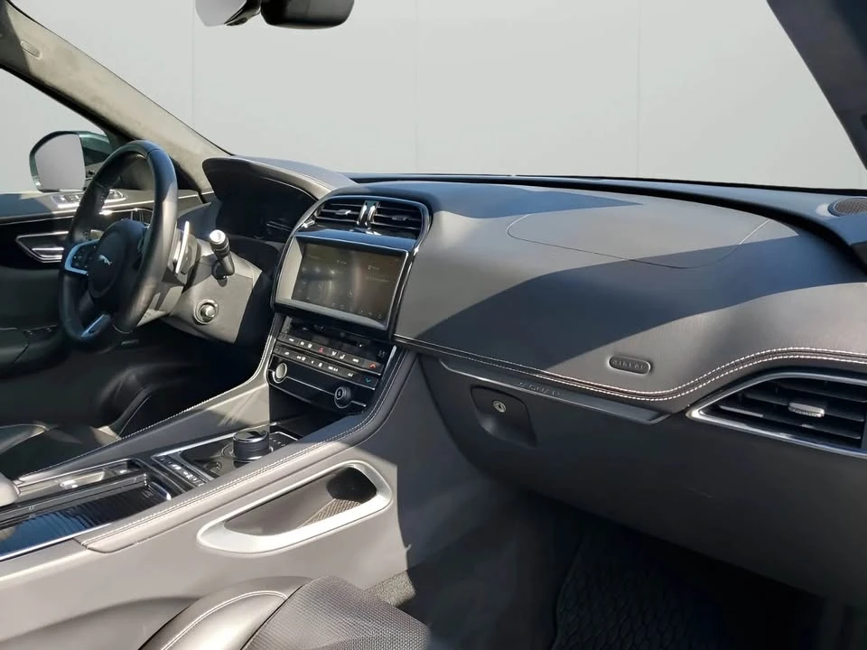 2020 Jaguar F-Pace - Image 6 of 18