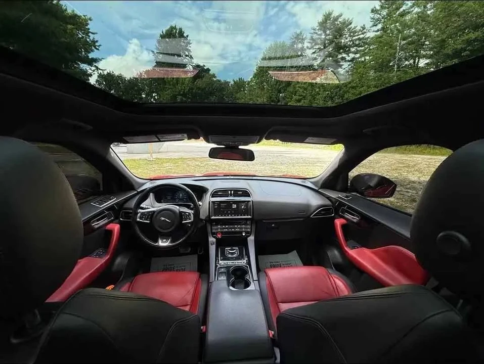 2020 Jaguar F-Pace - Image 5 of 14