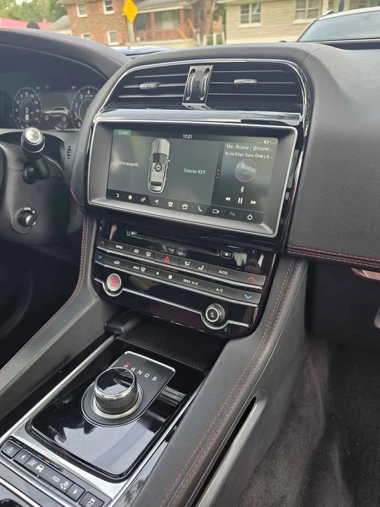 2020 Jaguar F-Pace - Image 11 of 14