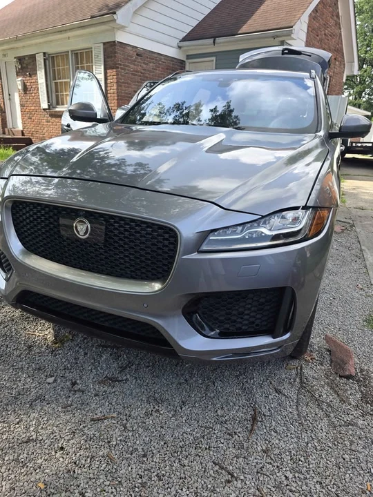 2020 Jaguar F-Pace - Image 9 of 14