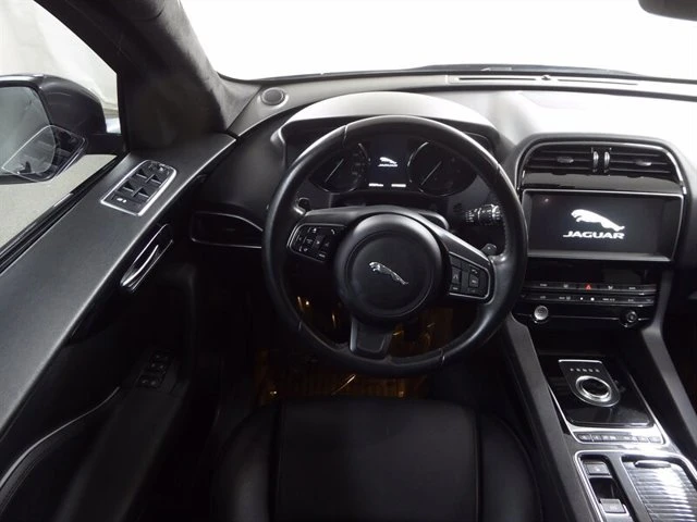 2020 Jaguar F-Pace - Image 9 of 20