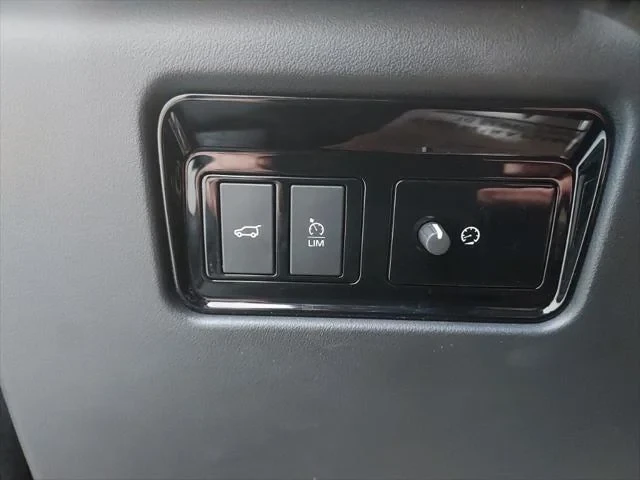 2020 Jaguar F-Pace - Image 12 of 20