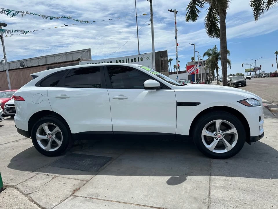 2020 Jaguar F-Pace - Image 4 of 10