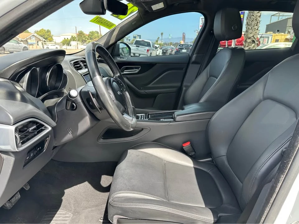 2020 Jaguar F-Pace - Image 9 of 10