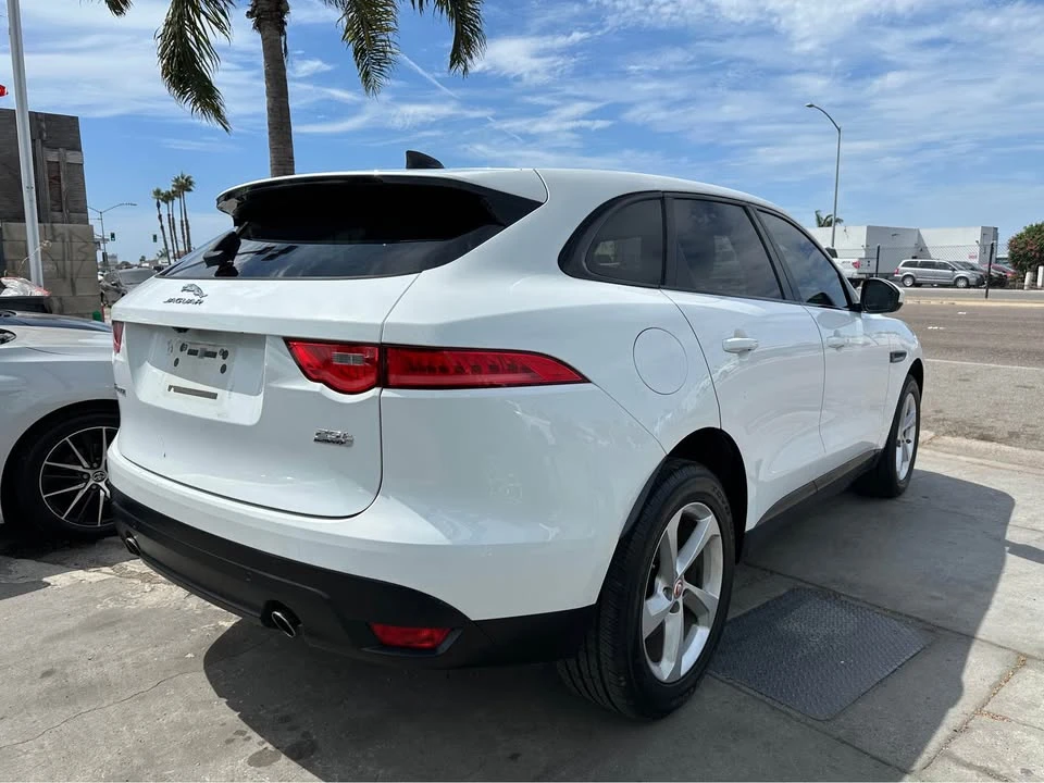 2020 Jaguar F-Pace - Image 7 of 10
