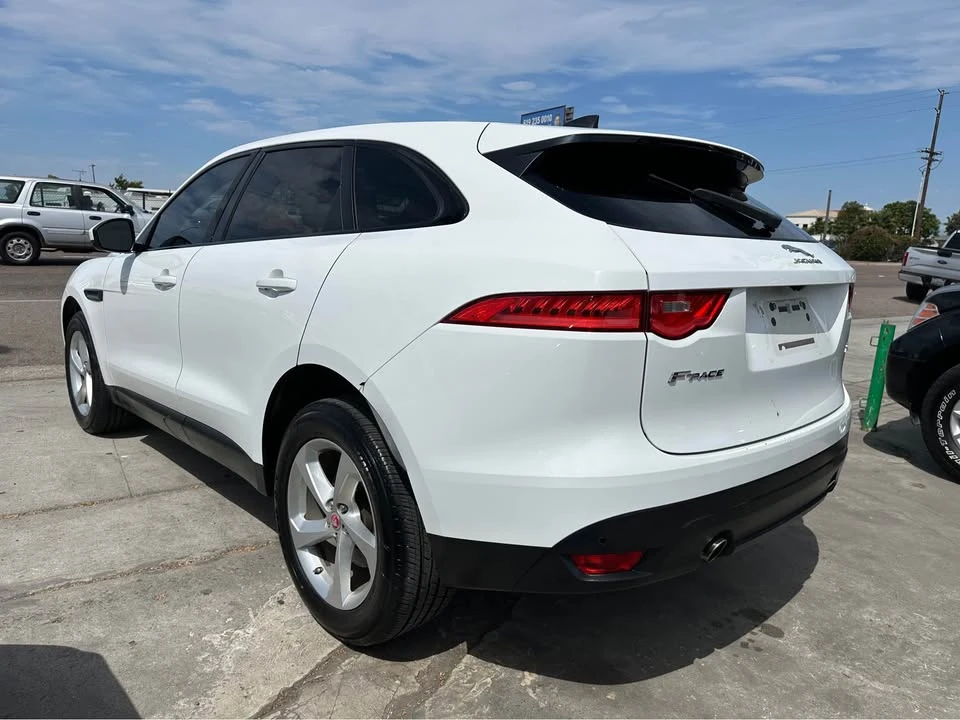 2020 Jaguar F-Pace - Image 6 of 10