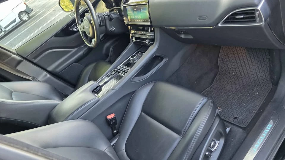 2020 Jaguar F-Pace - Image 10 of 14