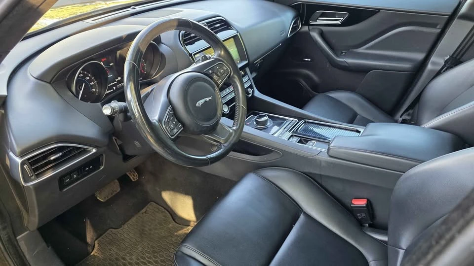 2020 Jaguar F-Pace - Image 7 of 14