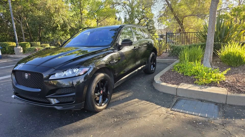 2020 Jaguar F-Pace - Image 2 of 14