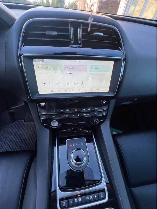 2020 Jaguar F-Pace - Image 11 of 19
