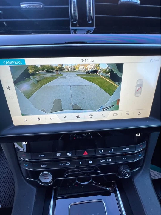 2020 Jaguar F-Pace - Image 14 of 19