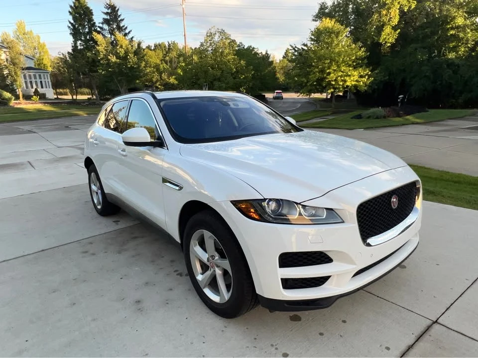 2020 Jaguar F-Pace - Image 2 of 19