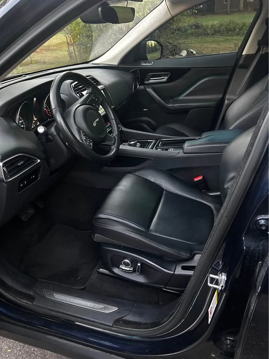 2020 Jaguar F-Pace - Image 14 of 16