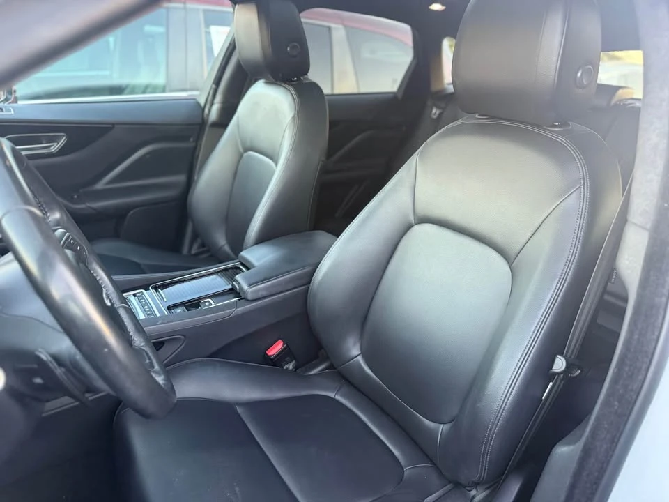 2020 Jaguar F-Pace - Image 9 of 15