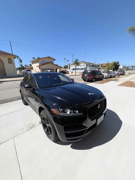 2020 Jaguar F-Pace - Image 3 of 17