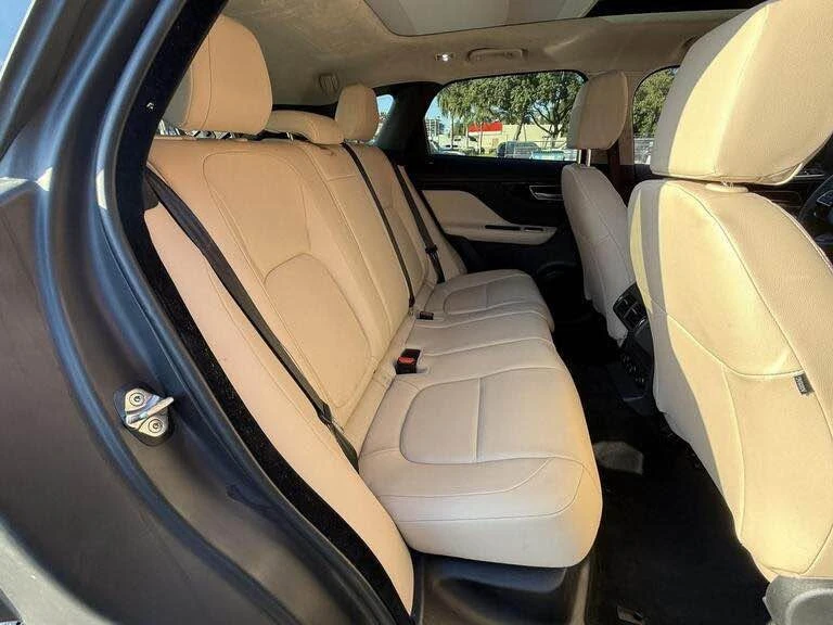 2020 Jaguar F-Pace - Image 17 of 19