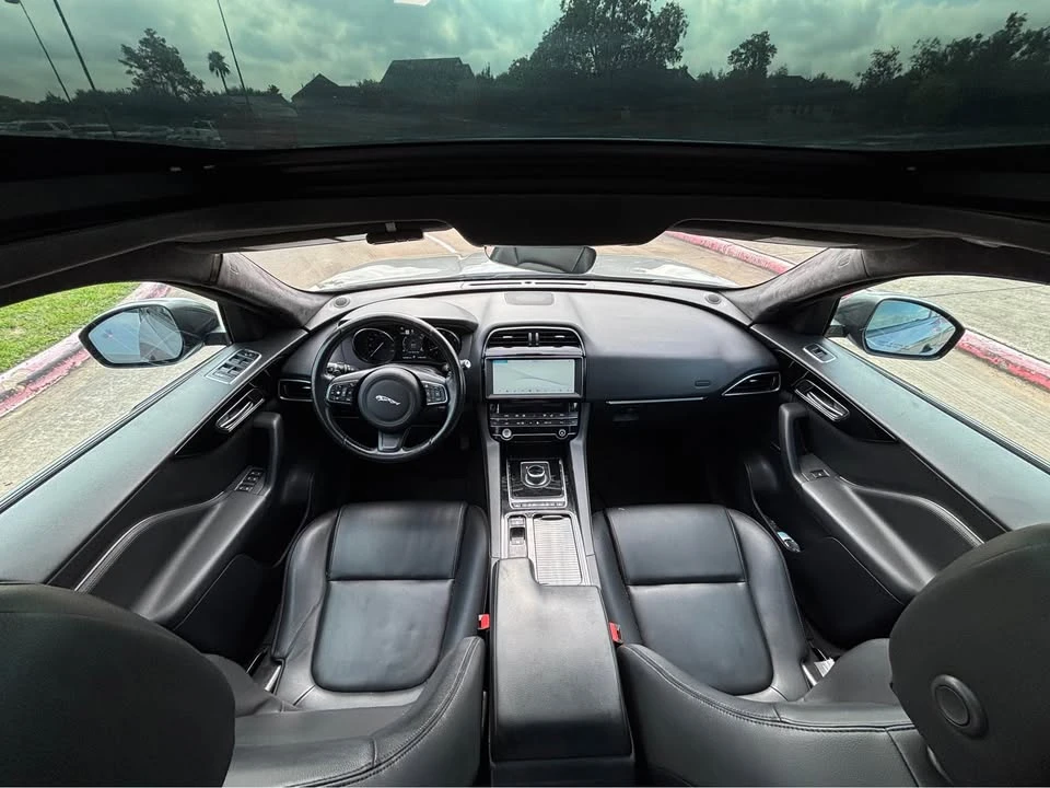 2020 Jaguar F-Pace - Image 11 of 20