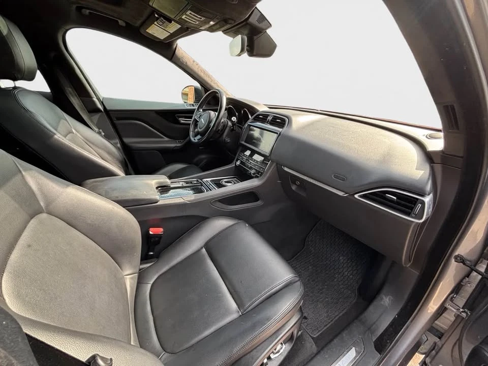2020 Jaguar F-Pace - Image 12 of 17