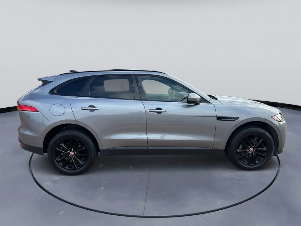2020 Jaguar F-Pace - Image 8 of 17