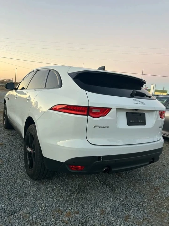 2020 Jaguar F-Pace - Image 11 of 12