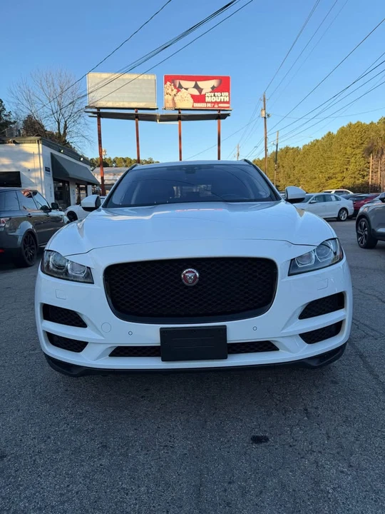 2020 Jaguar F-Pace - Image 6 of 19